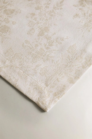 Тканевая новогодняя скатерть с цветочным узором ZARA- Заказать в России