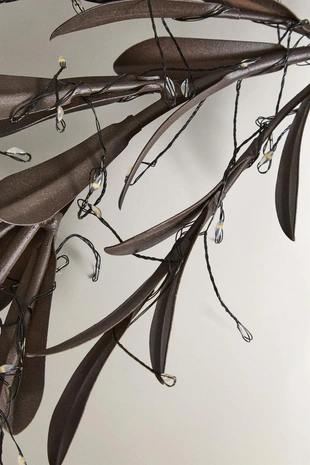 Средняя ветвь с листьями и огоньками- Заказать в России