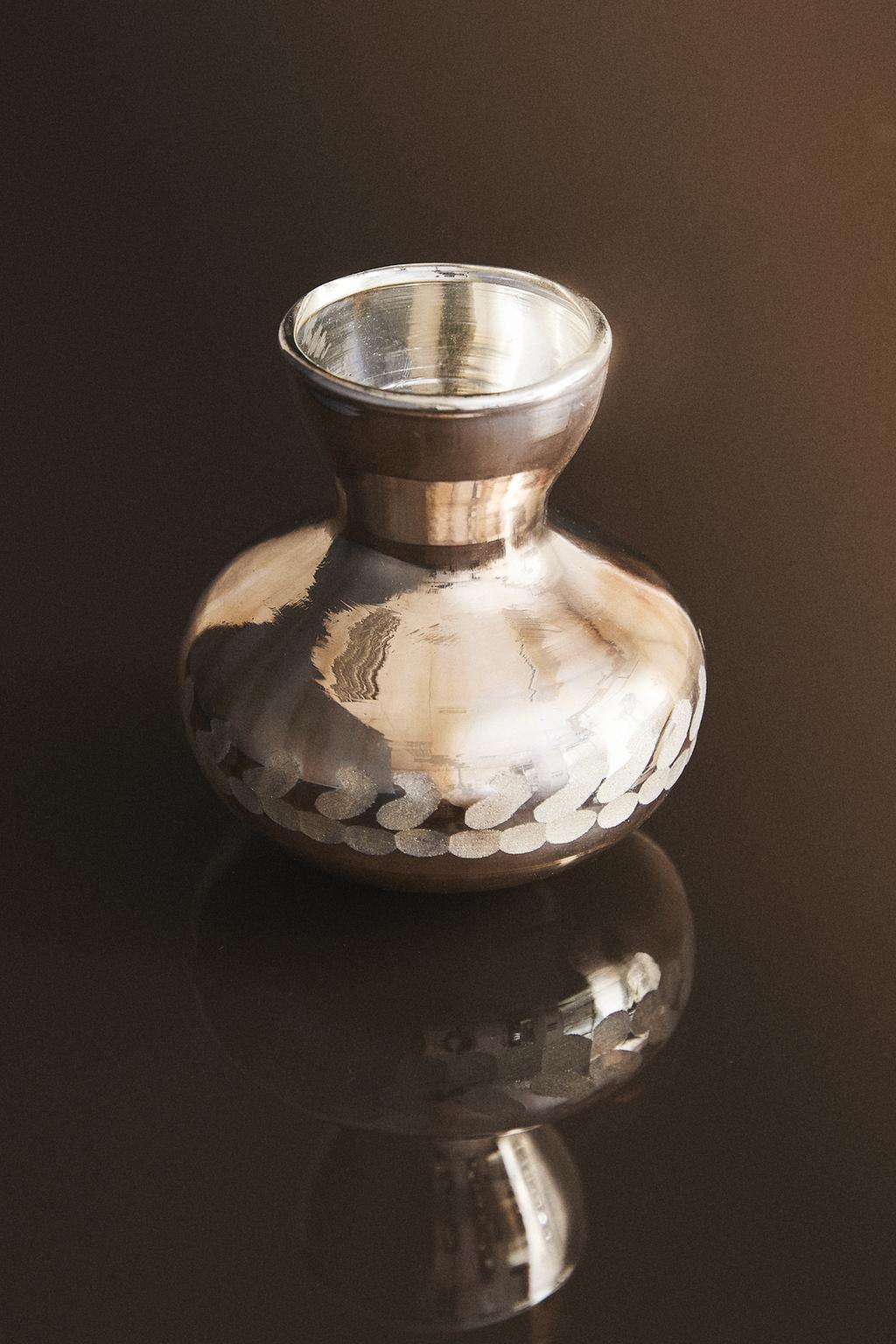 Античная стеклянная мини-ваза для рождества