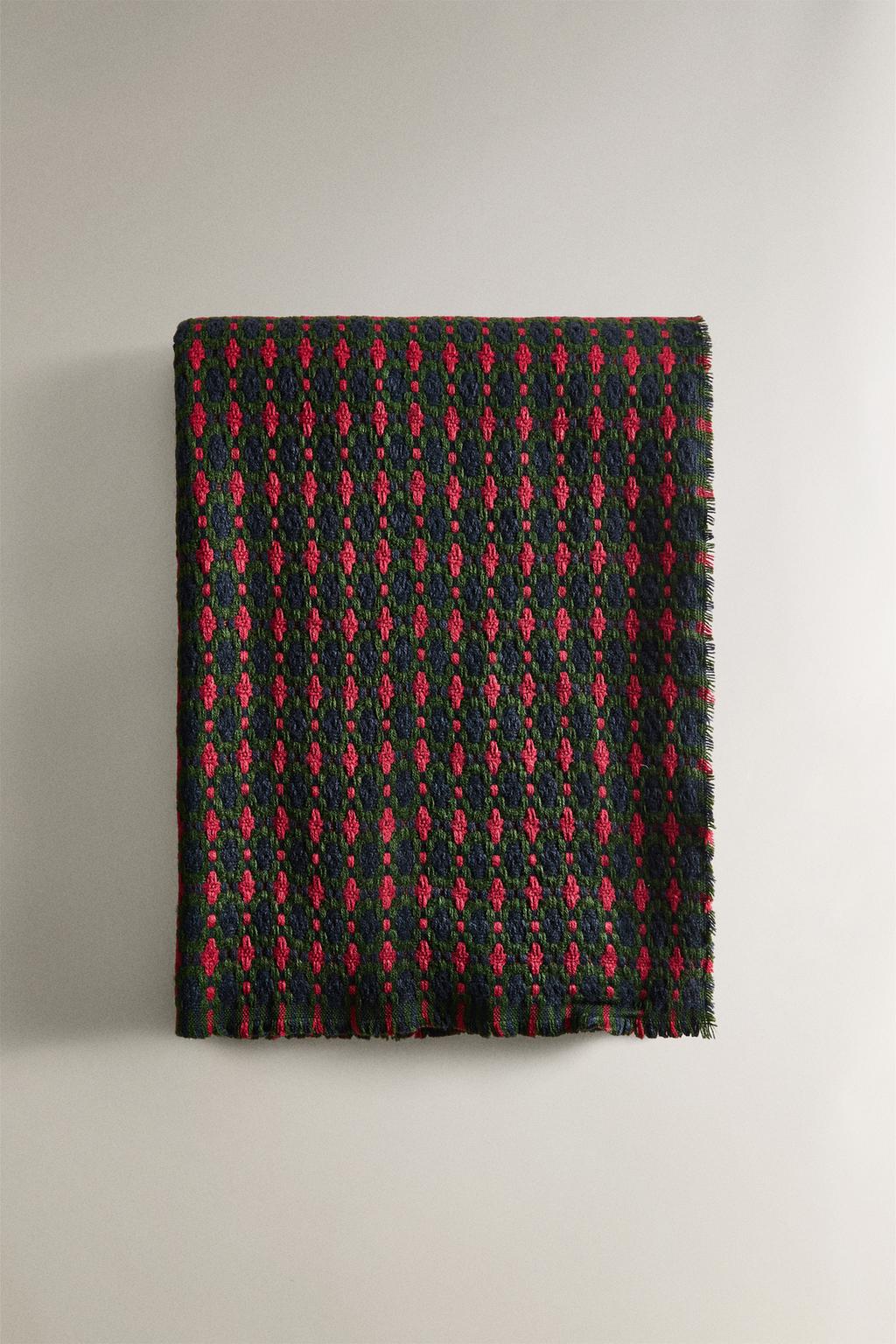 Плед zara с рождественским узором крючком