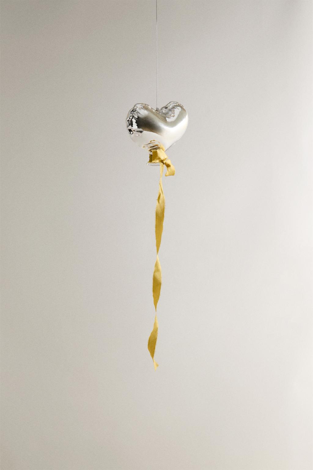 Украшение для ёлки в форме сердца с воздушным шаром