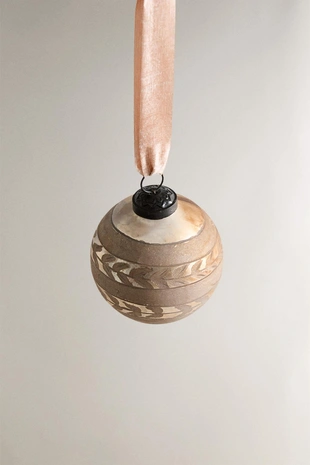 Стеклянное рождественское украшение в форме винтажного шара с деталями листьев- Заказать в России