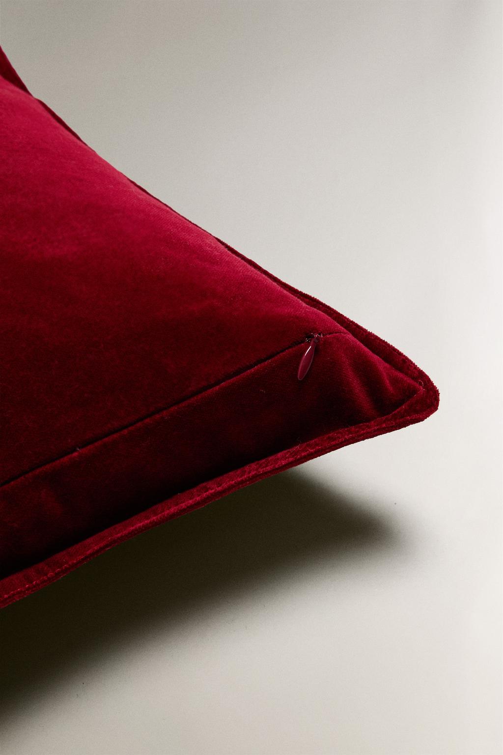 Вельветовая рождественская наволочка с деталями на краю