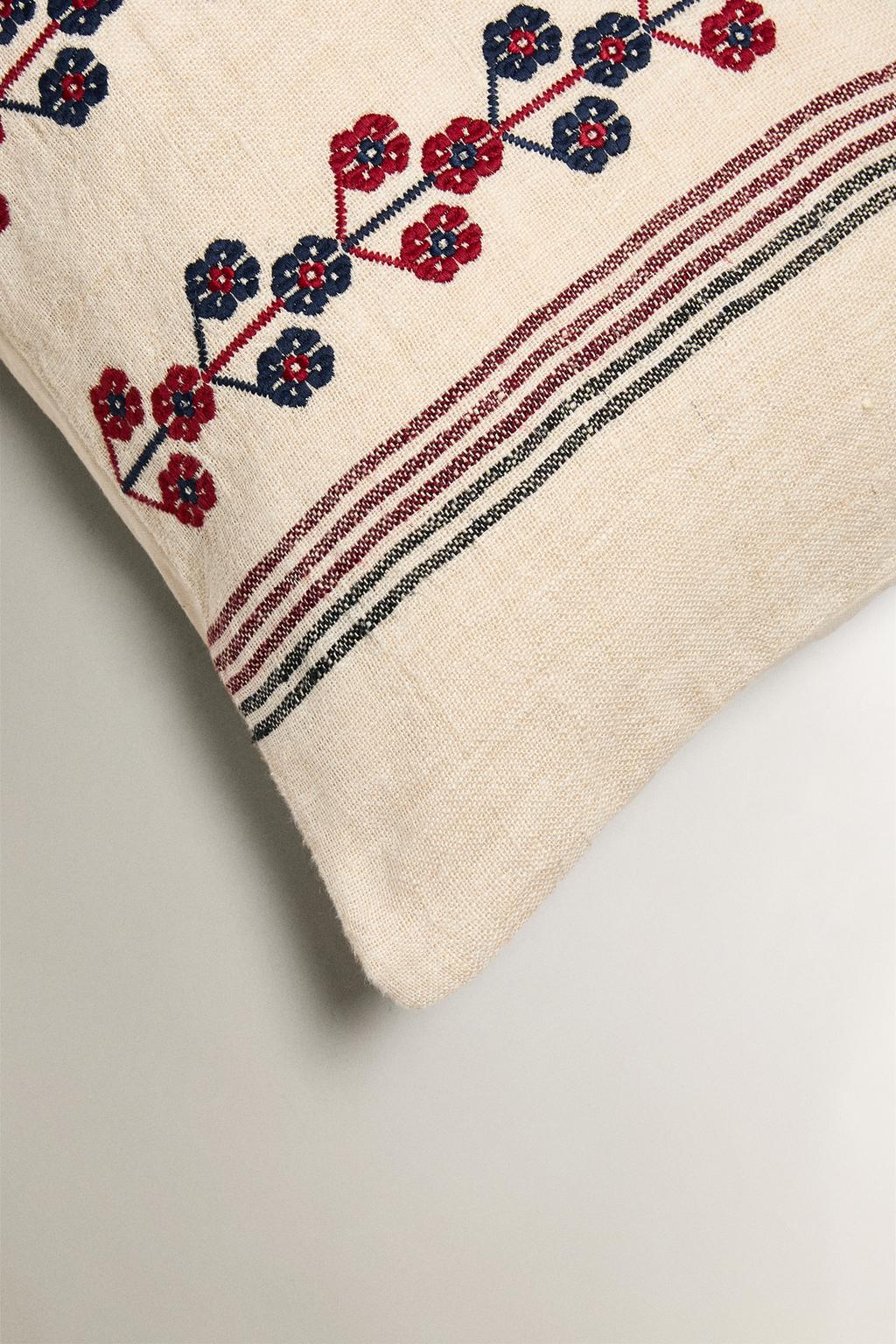 Чехол подушки с рождественским линейным вышиванием