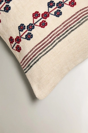 Чехол подушки с рождественским линейным вышиванием- Заказать в России