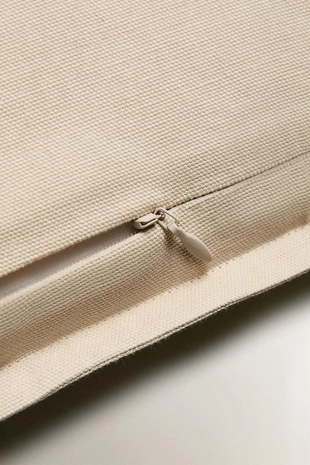 Рождественская вязаная подушка с центральным дизайном- Заказать в России