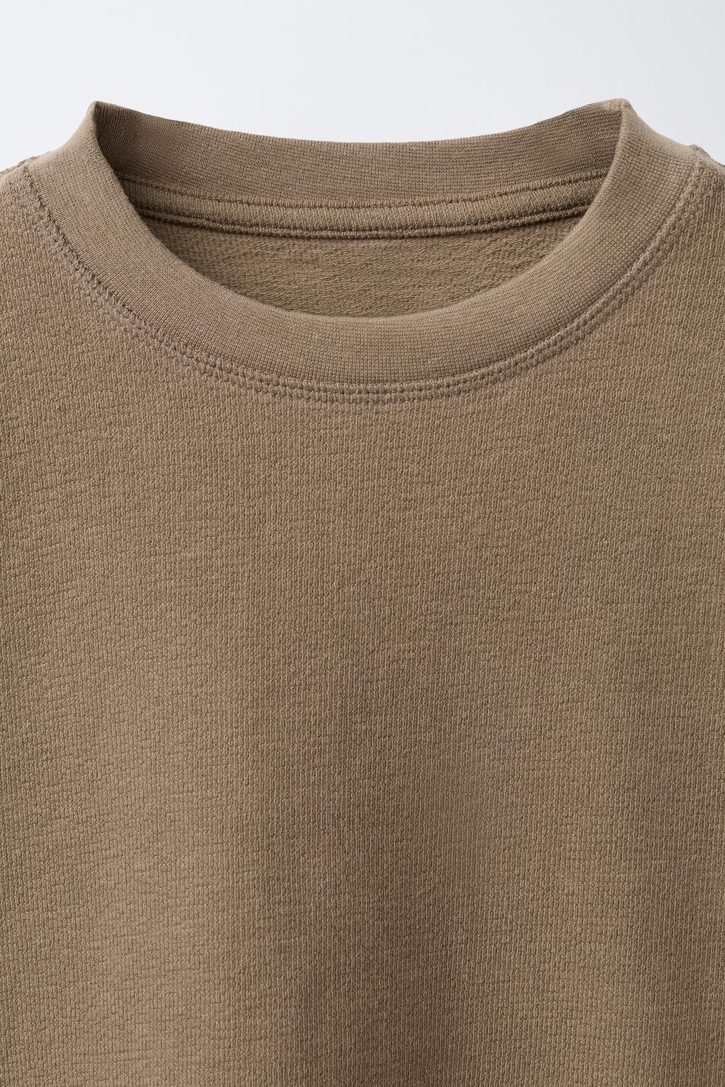 ФУТБОЛКА ИЗ РЕЛЬЕФНОЙ ТКАНИ