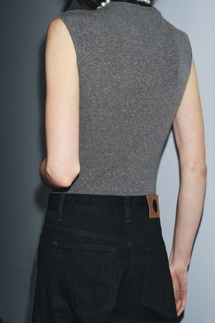 Мягкое боди с воротником-стойкой- Заказать в России