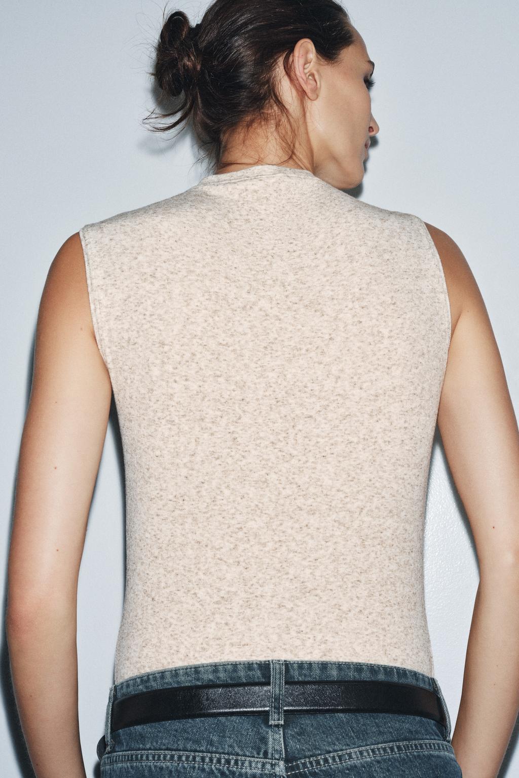 МЯГКОЕ БОДИ С ВОРОТНИКОМ-СТОЙКОЙ