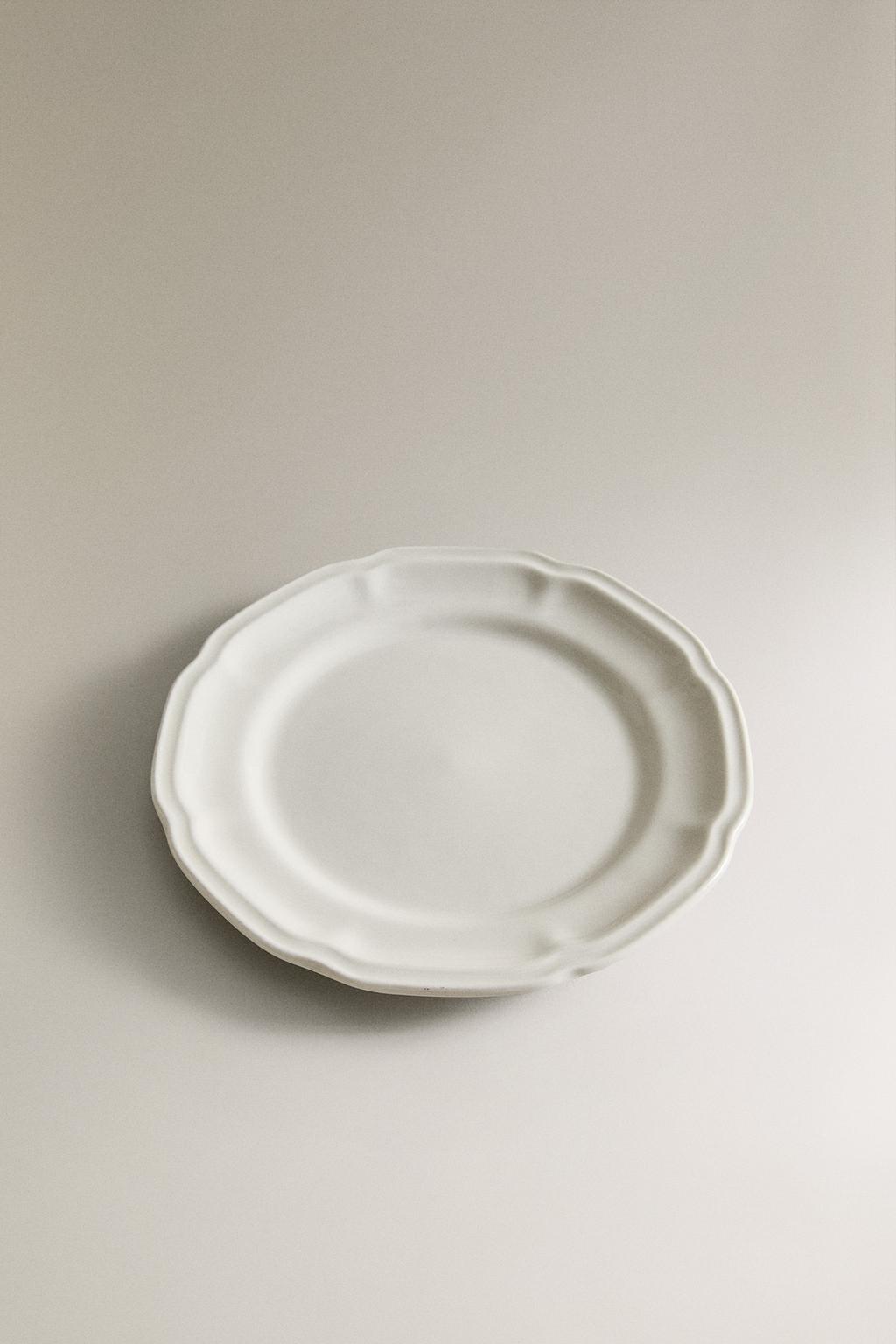 Фарфоровый десертный тарелка