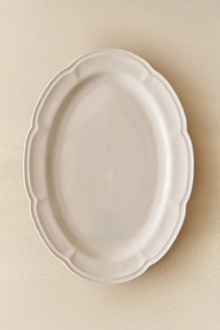 Фарфоровая подноса с рельефным дизайном- Заказать в России