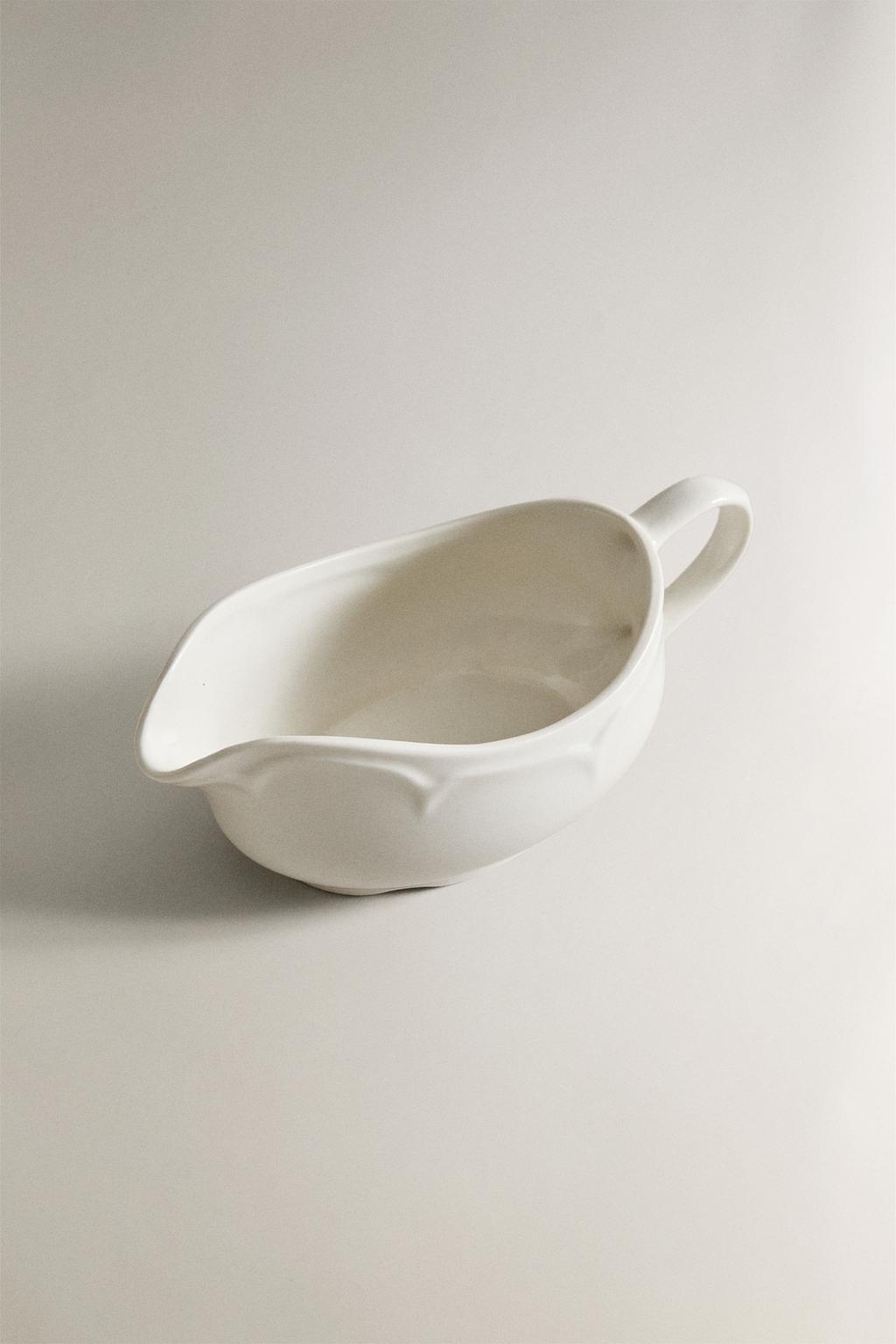 Cоусник из фарфора с объемным дизайном