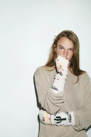 Трикотажные митенки с принтом- Заказать в России