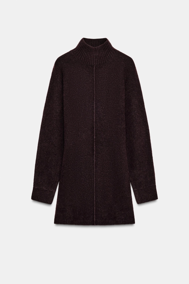 Мягкое вязаное платье до колена