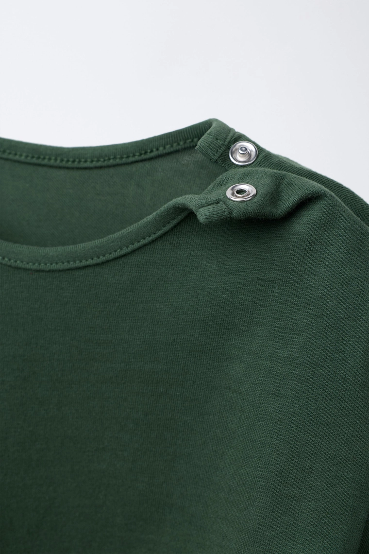 3-пачка поло в полоску и однотонных футболок