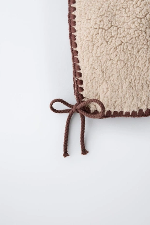 Купить Zara Шапка-боннет из искусственного меха с контрастными оборками