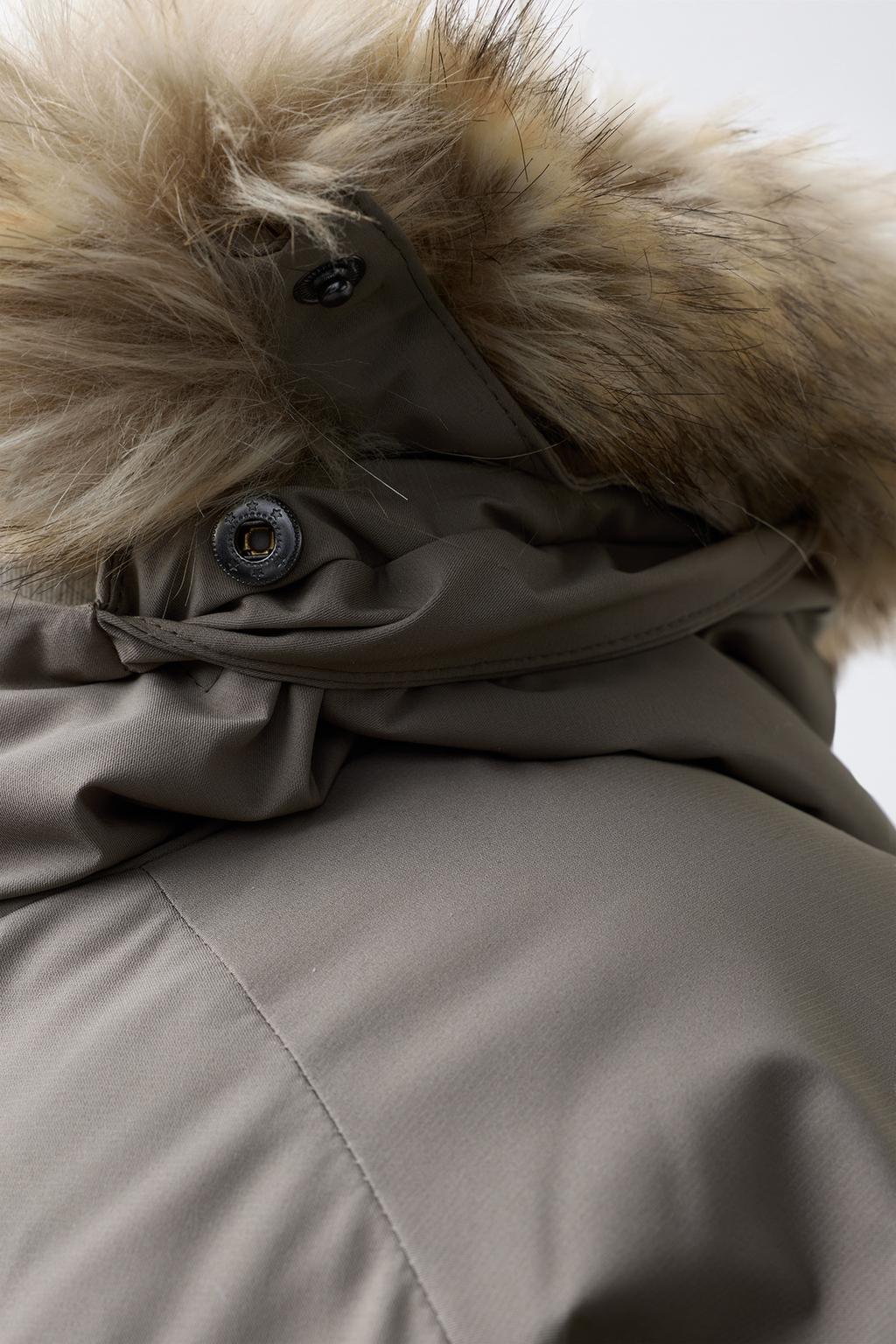 ПАРКА С КАПЮШОНОМ И СЪЕМНЫМ ИСКУССТВЕННЫМ МЕХОМ WATER REPELLENT