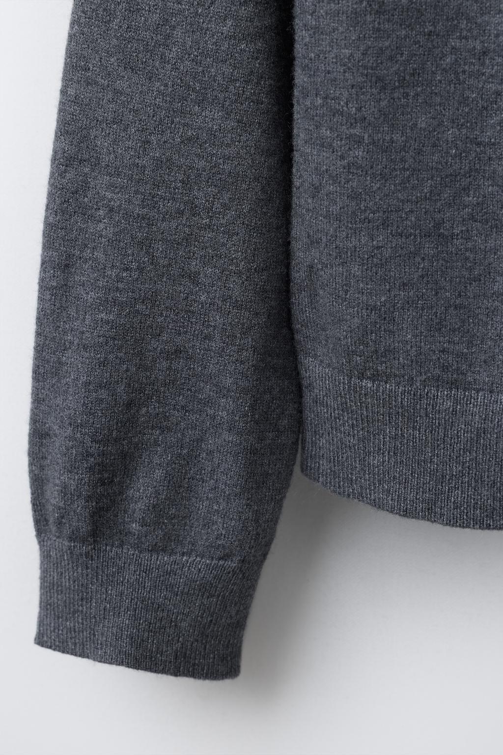 ТОНКИЙ ТРИКОТАЖНЫЙ СВИТЕР