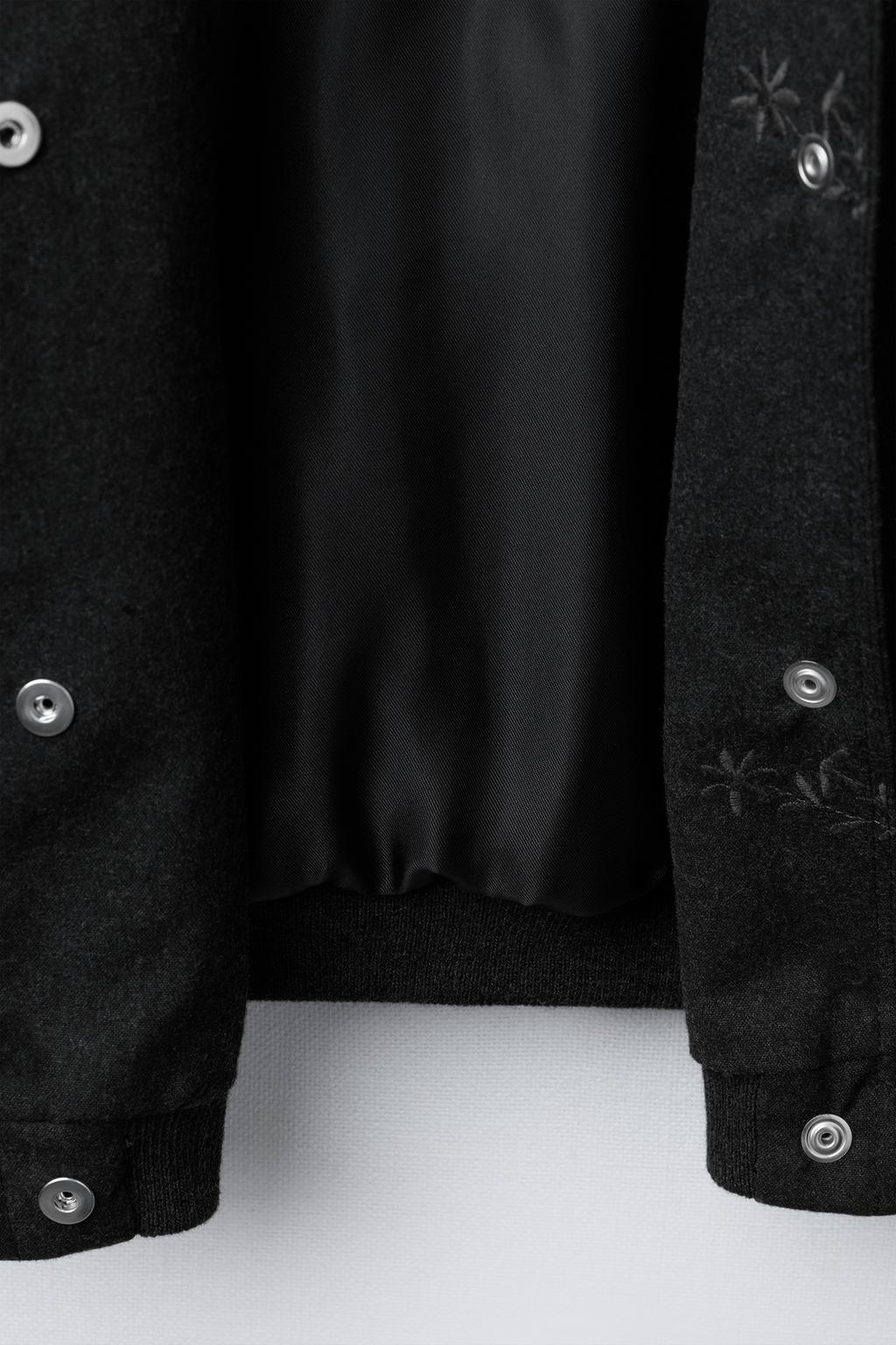 БОМБЕР С ВЫШИВКОЙ «ЦВЕТЫ»