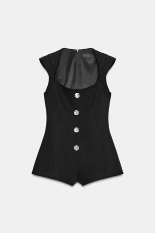 Короткий комбинезон с декоративными пуговицами- Заказать в России