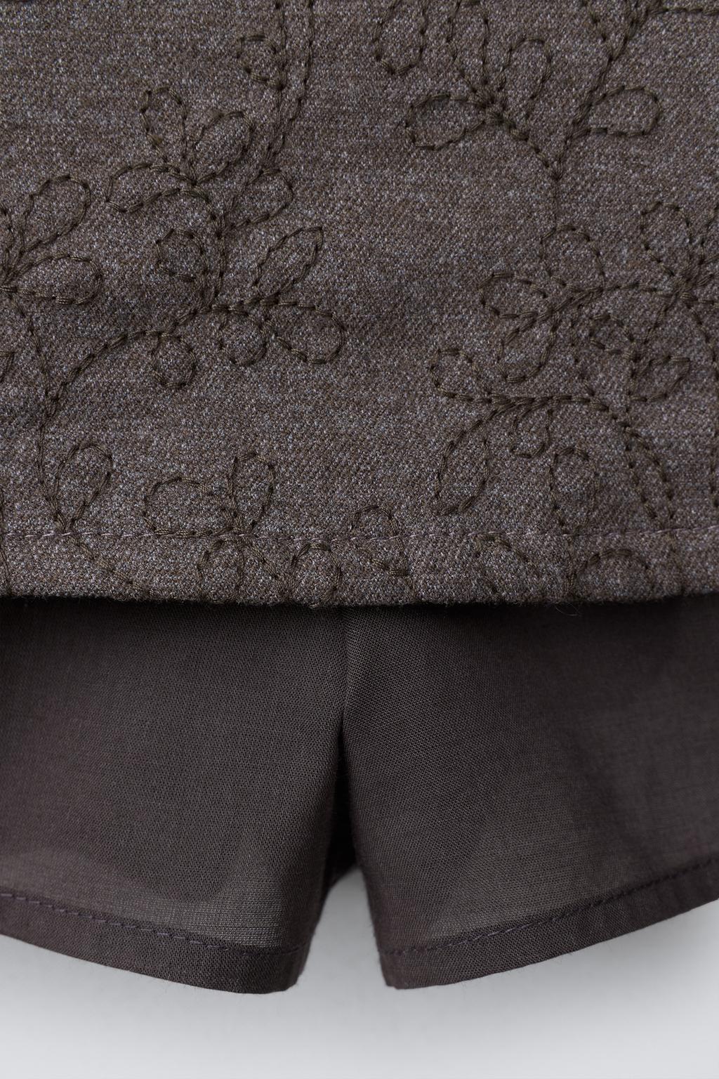 ЮБКА-ШОРТЫ С МЯГКОЙ ВЫШИВКОЙ В ВИДЕ ЦВЕТОВ