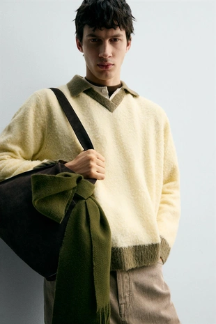 Поло из трикотажа с контрастными элементами и шерстью- Заказать в России