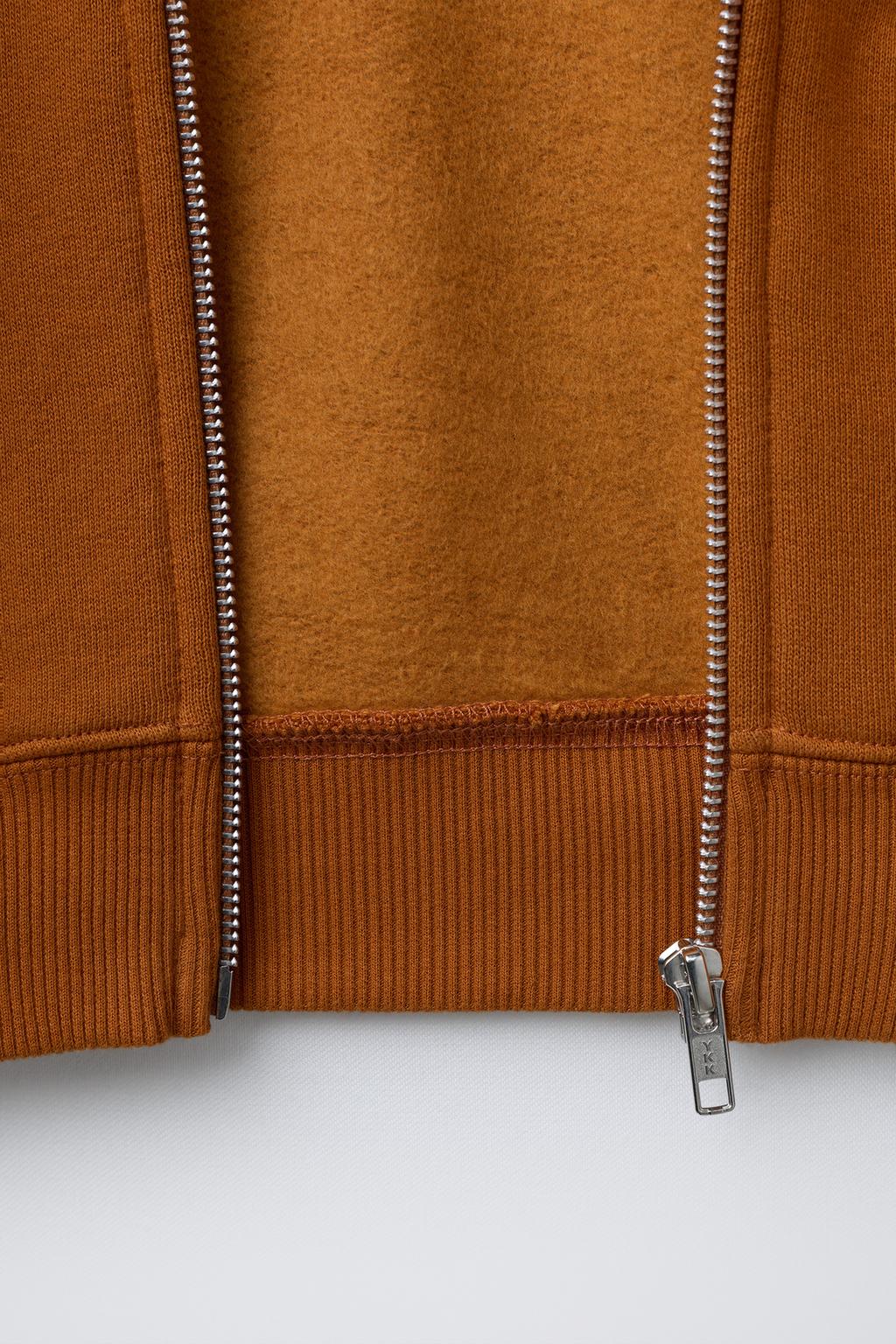 ХУДИ С НАДПИСЬЮ ИЗ МАХРОВОЙ ТКАНИ