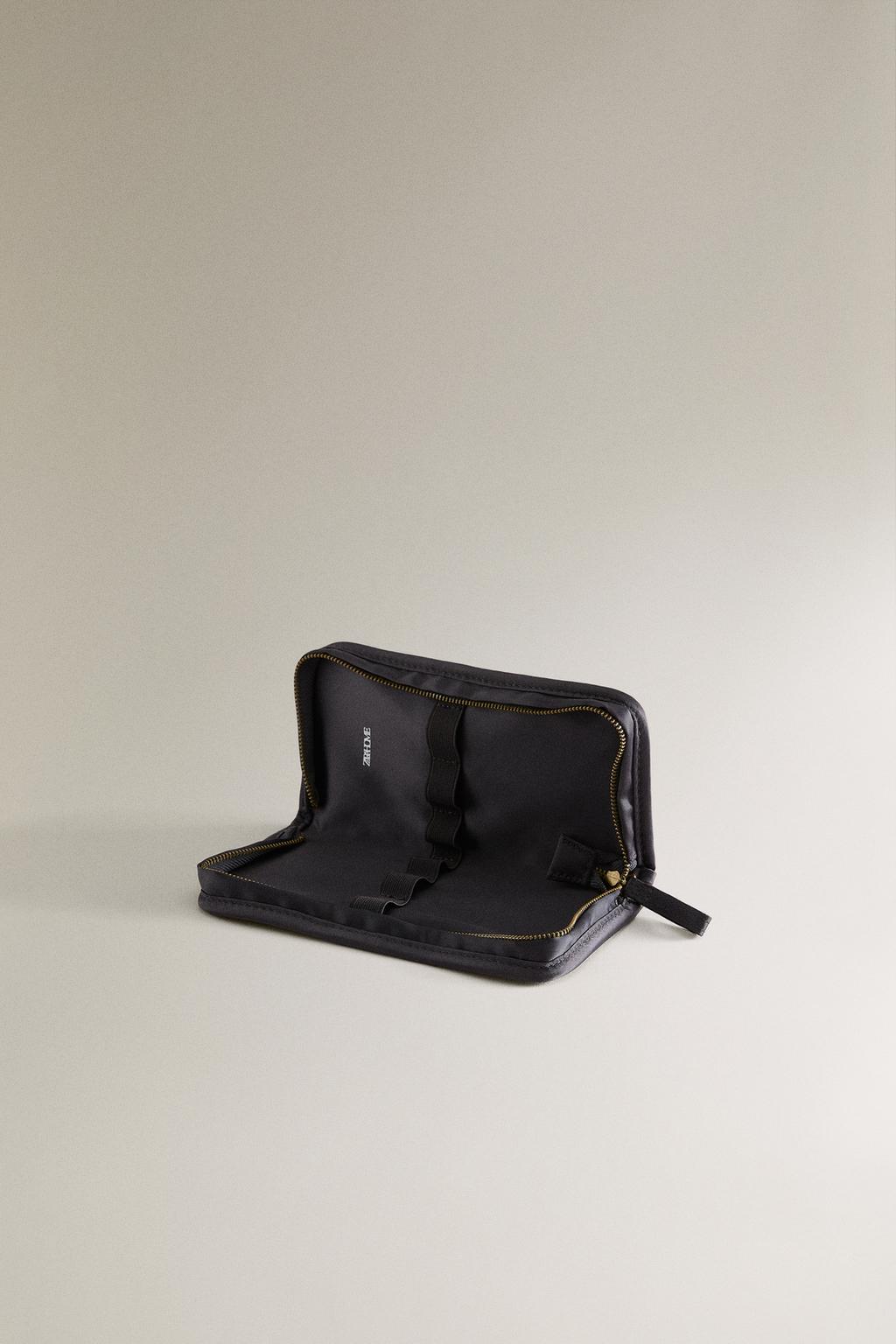 Косметичка из атласа sateen