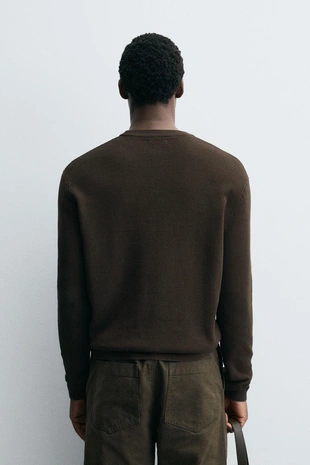 Свитер классического кроя вафельной вязки