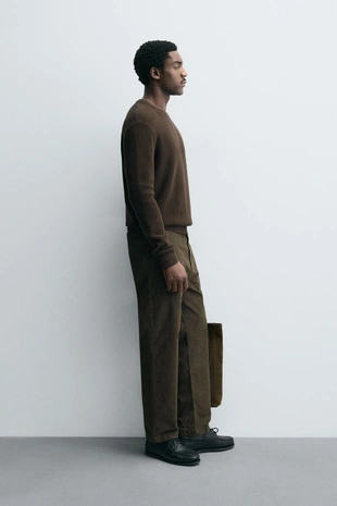 Свитер классического кроя вафельной вязки