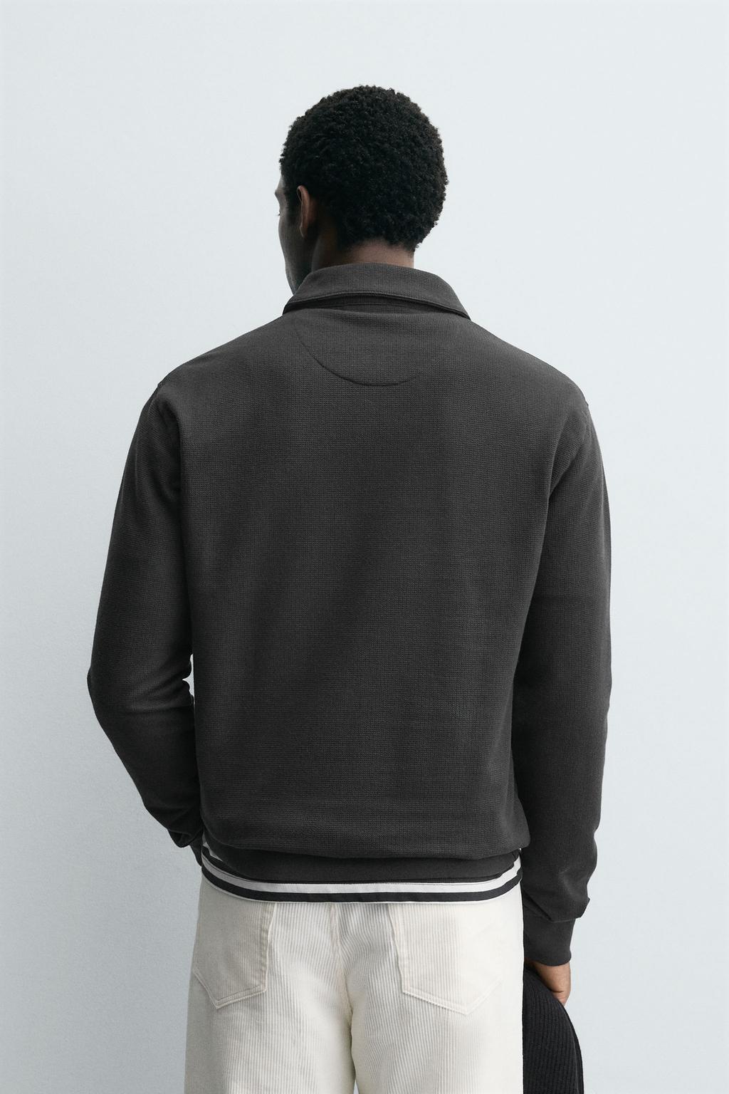 ПОЛО СТРУКТУРНОЕ НА МОЛНИИ