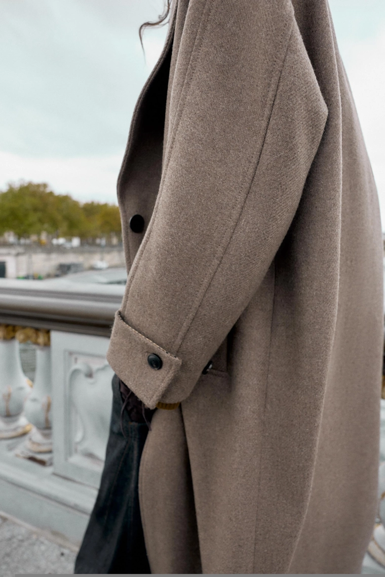 Пальто прямого кроя из шерсти с контрастными манжетами