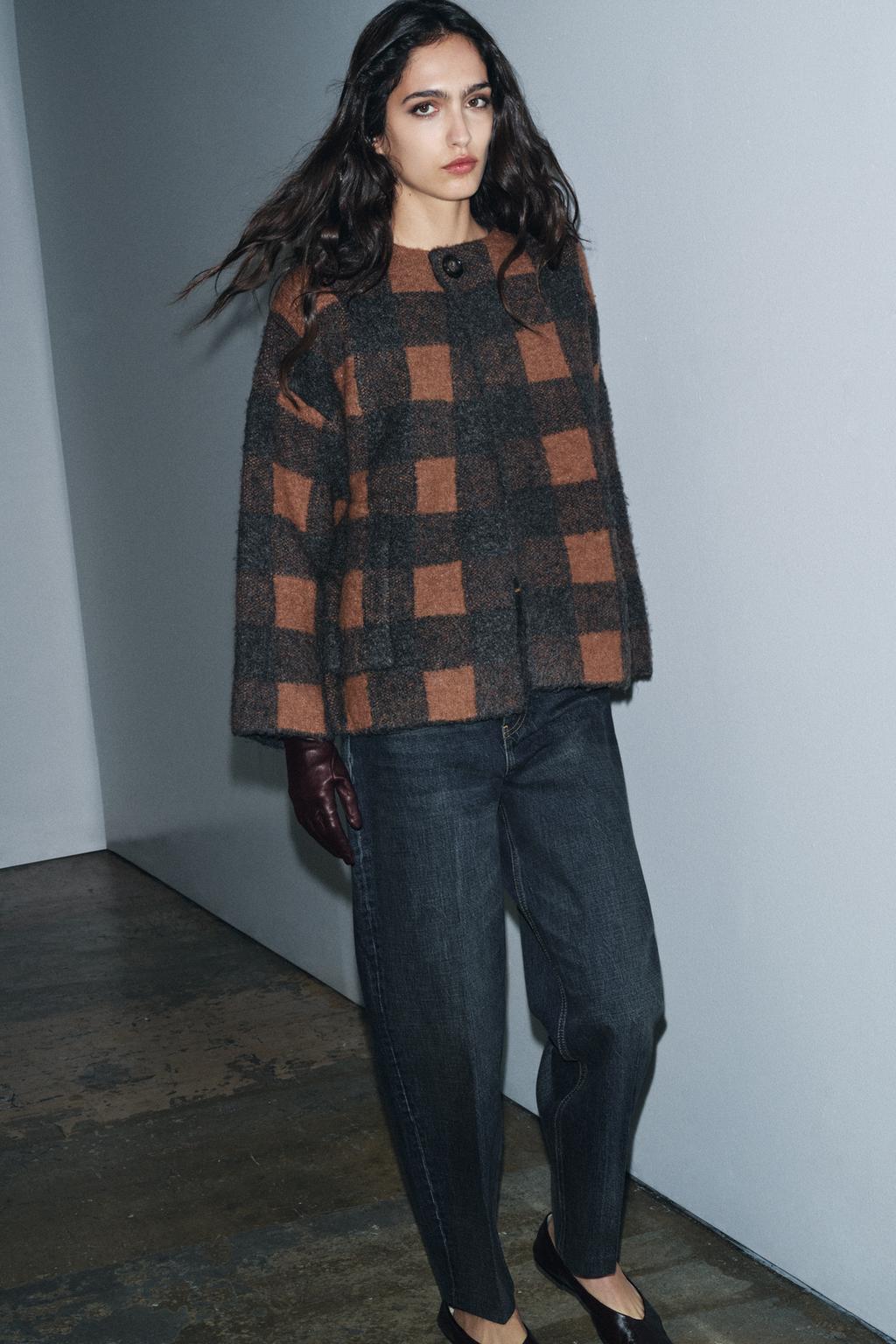 ТРИКОТАЖНОЕ ПАЛЬТО В КЛЕТКУ