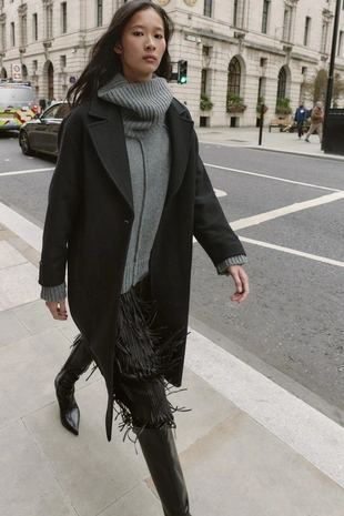 Пальто оверсайз из шерсти с контрастными манжетами