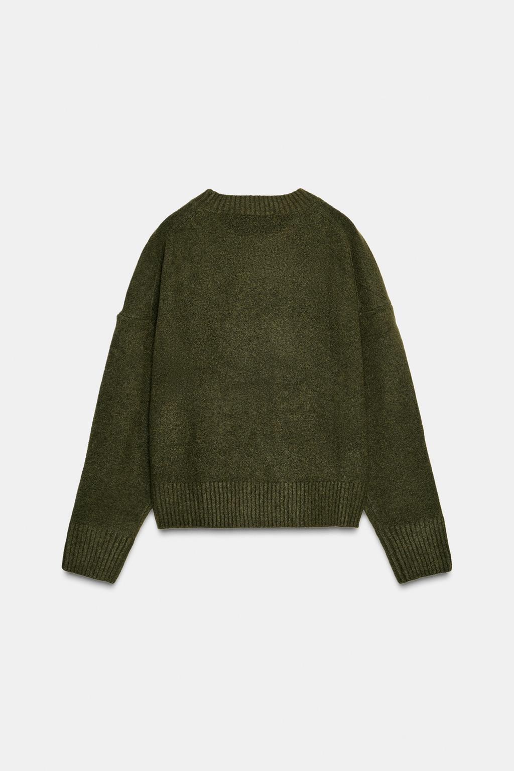 МЯГКИЙ ТРИКОТАЖНЫЙ СВИТЕР