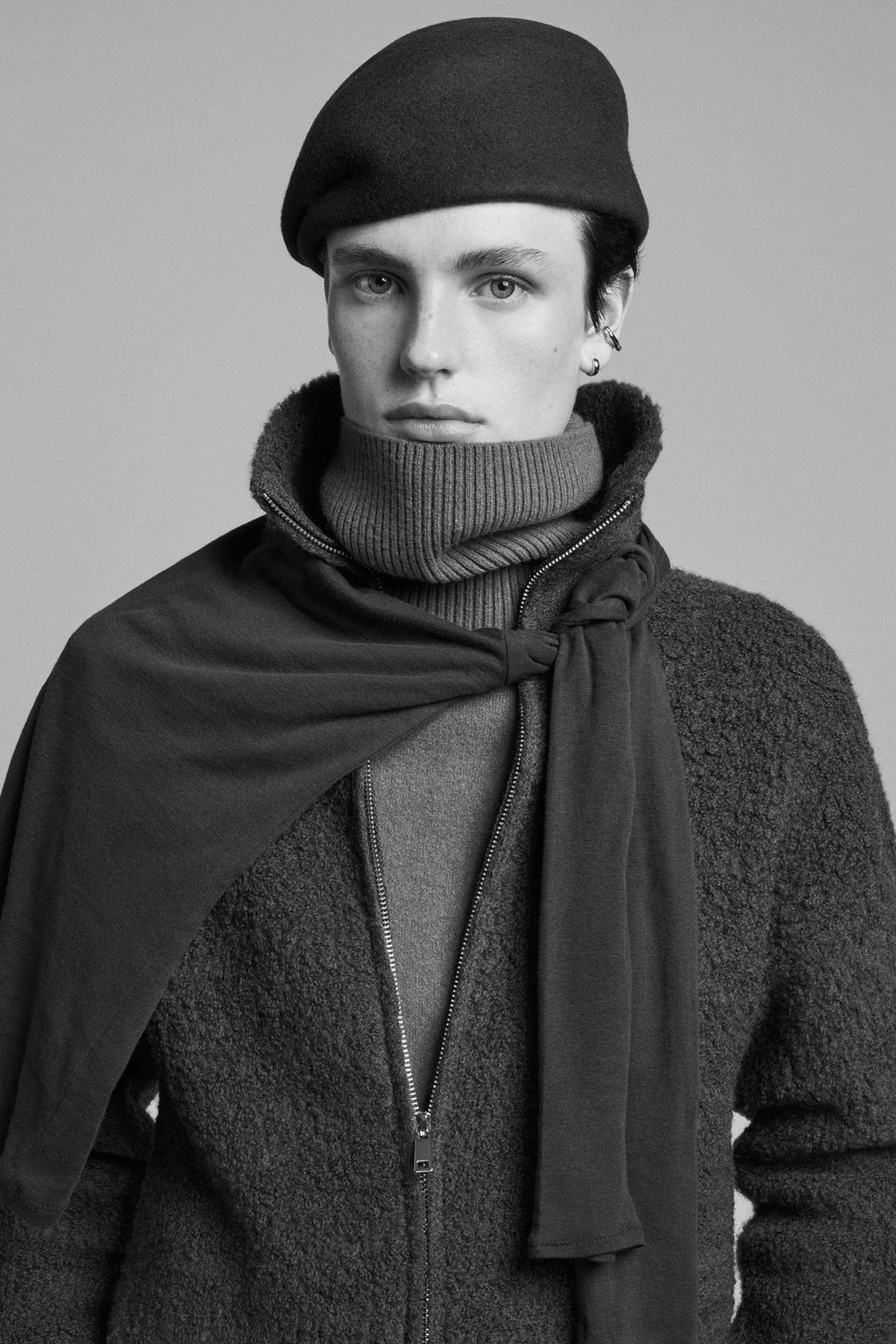 ШАПКА-КАСКЕТ ИЗ 100% ШЕРСТИ