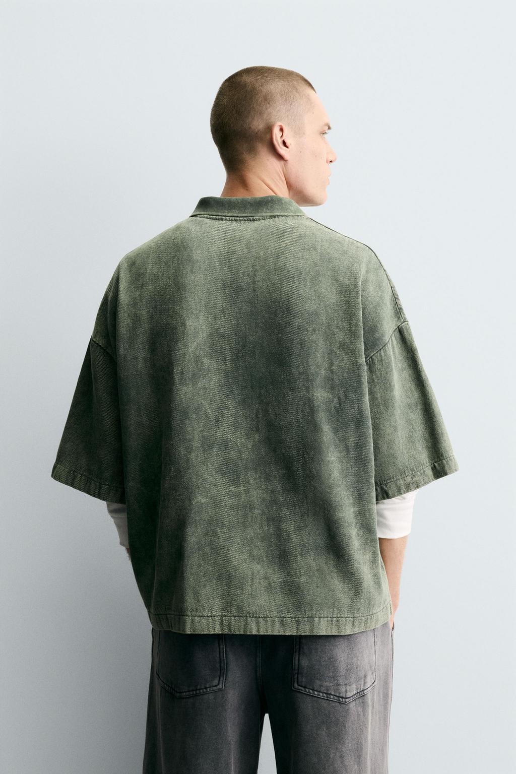 ПОЛО ИЗ СТРУКТУРНОЙ ТКАНИ С ЭФФЕКТОМ ПОТЕРТОСТИ