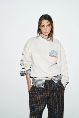 Толстовка с контрастным текстом- Заказать в России