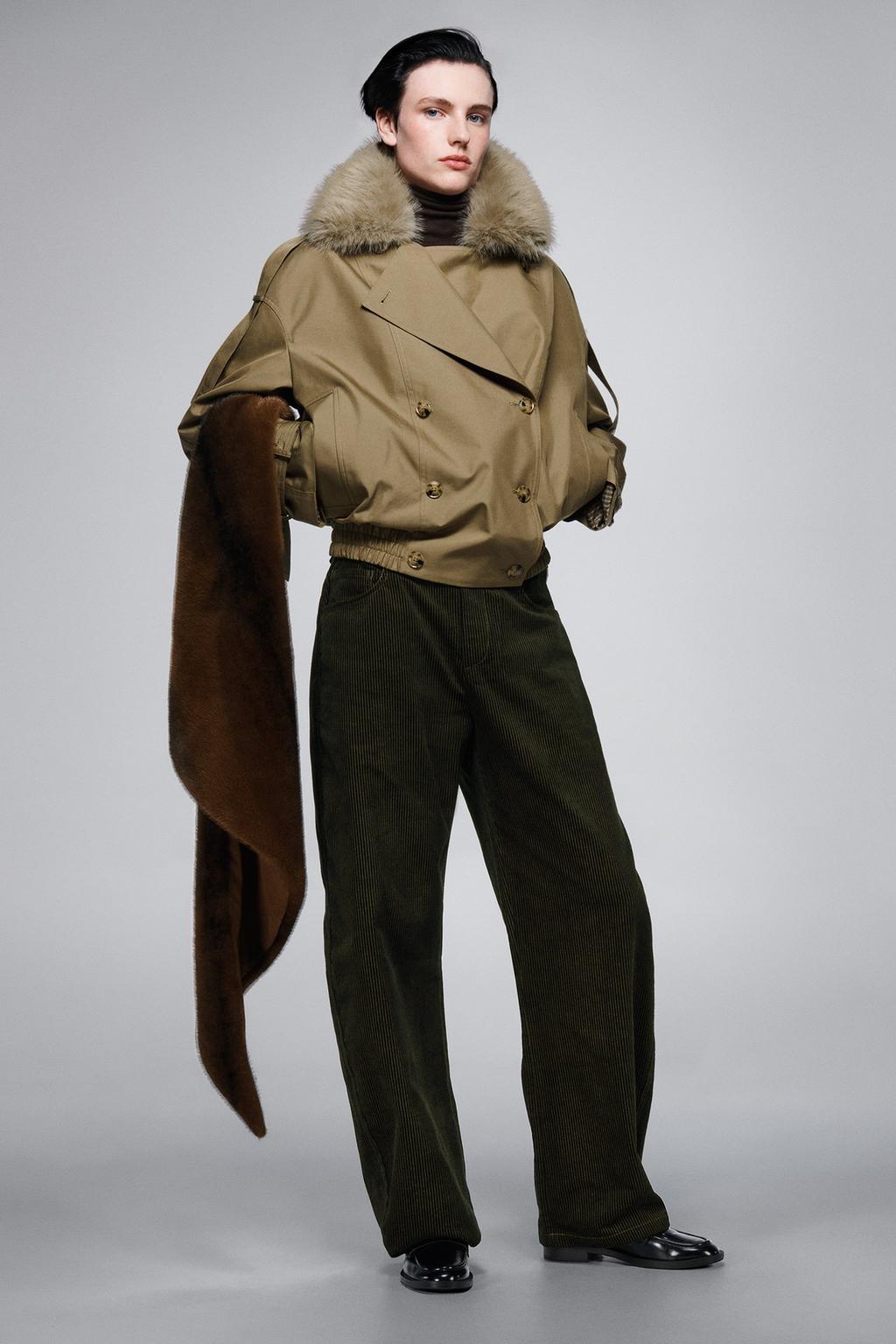 ТРЕУГОЛЬНЫЙ ШАРФ ИЗ ИСКУССТВЕННОГО МЕХА