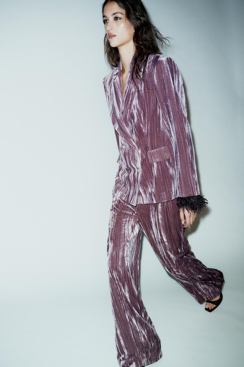 БЛЕЙЗЕР ИЗ БАРХАТА С ПЕРЬЯМИ