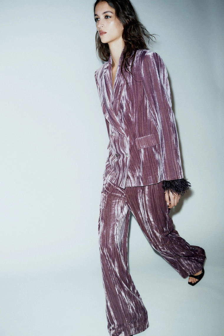 Вельветовый жакет с перьями на двухшерстной пуговице