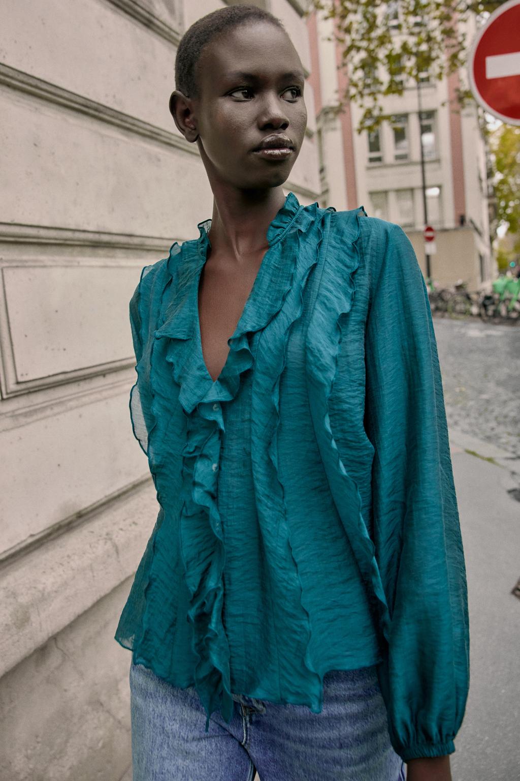 БЛУЗА С ВОЛАНАМИ