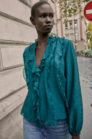 Блуза с воланами- Заказать в России