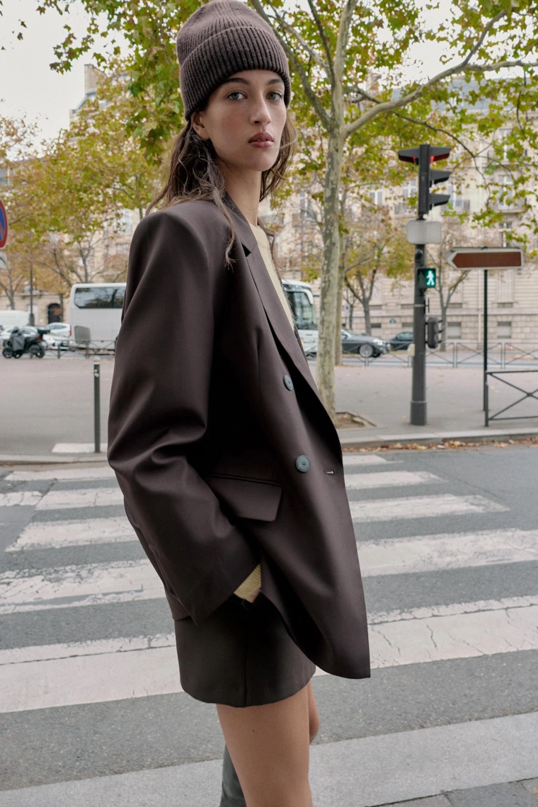 Оверсайз блейзер с двубортной застежкой