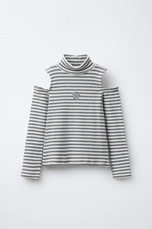 Футболка с воротником-стойкой и вырезами- Заказать в России