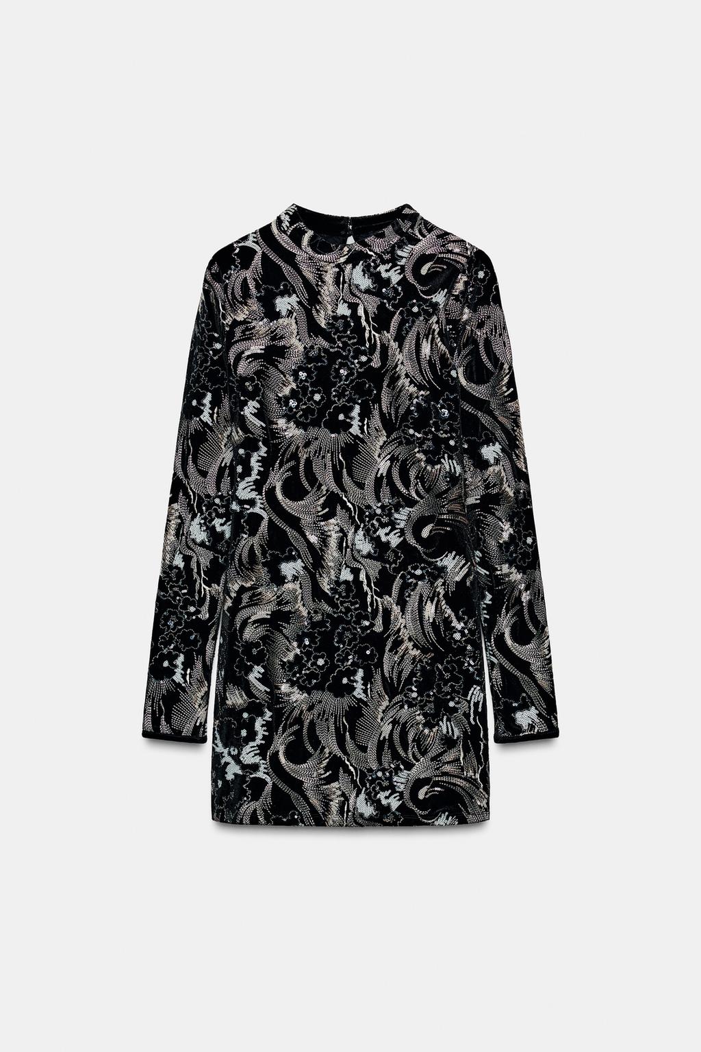 БАРХАТНОЕ ПЛАТЬЕ С ВЫШИВКОЙ