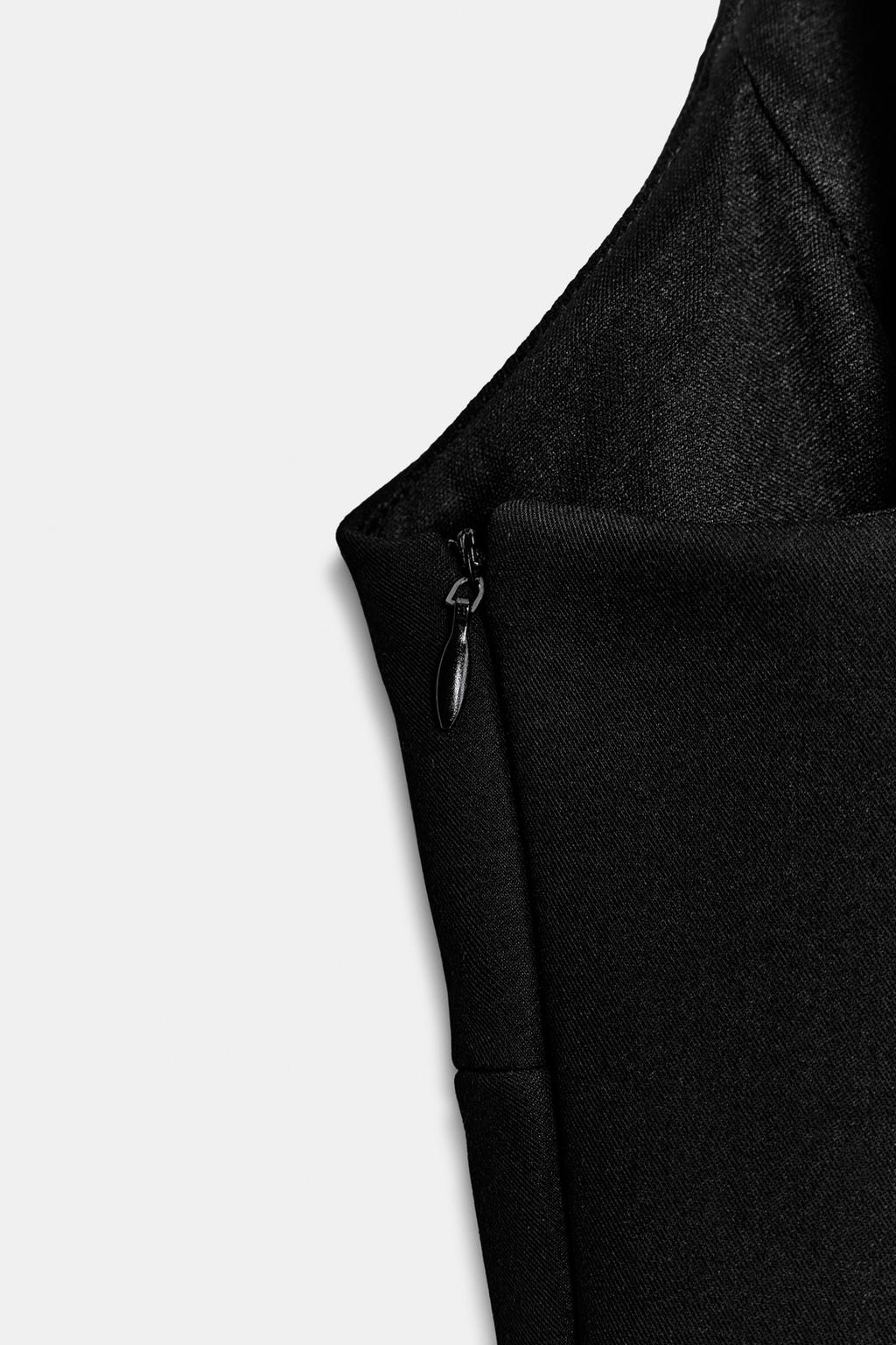 КОРОТКОЕ ПЛАТЬЕ С БАНТОМ И УКРАШЕНИЕМ