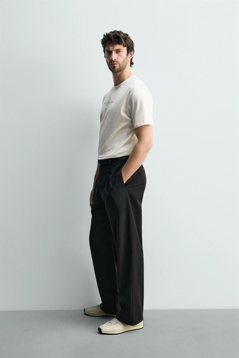 Футболка с принтом в виде текста