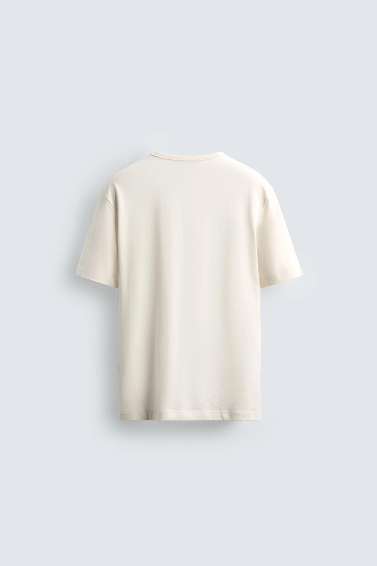 Футболка с принтом в виде текста