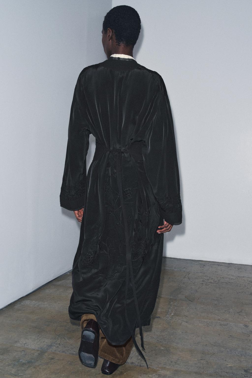 КИМОНО С ВЫШИВКОЙ И ПОЯСОМ — ZW COLLECTION LIMITED EDITION